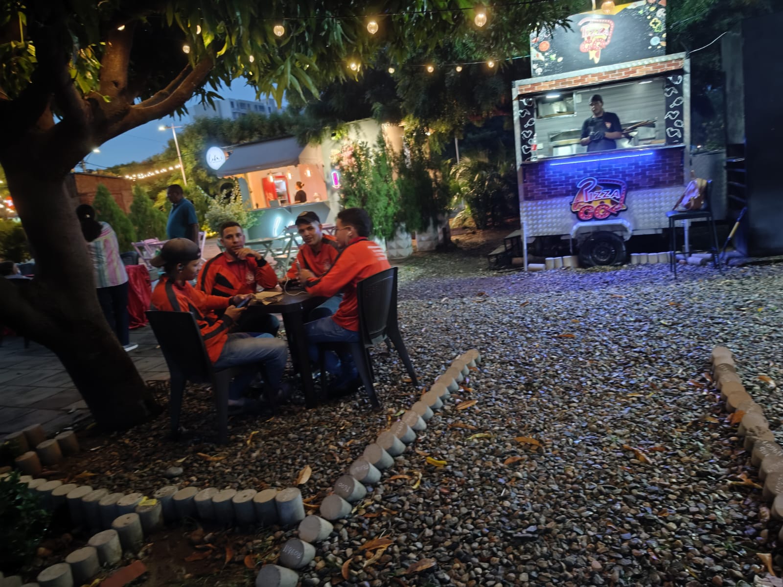 Personal y motocicletas de Halcón Express durante una operación en Valledupar